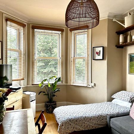 Artistic Pied-A-Terre, Steps From The Tube, Moments From London'S Heart Apartamento Exterior foto